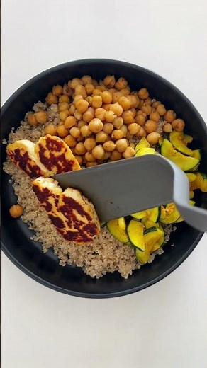 Assiette riche en protéines, en fibres et anti-inflammatoires