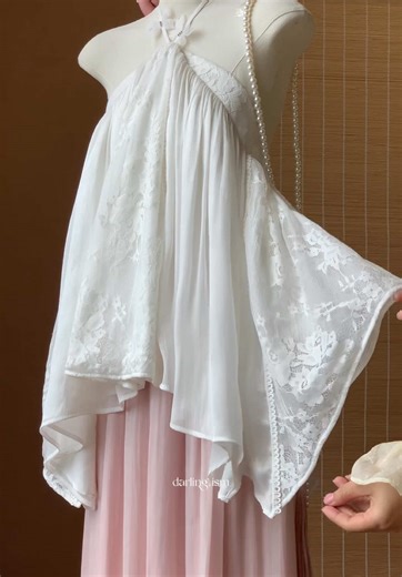 Khám Phá Áo Dài Tết Độc Đáo và Thời Trang