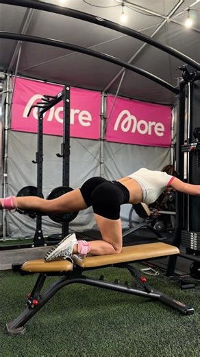 Kickbacks mit Bank ✅ #fitness #gym #training