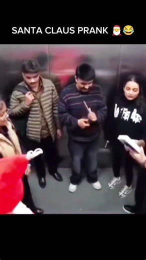 SANTA CLAUS PRANK 🎅😂