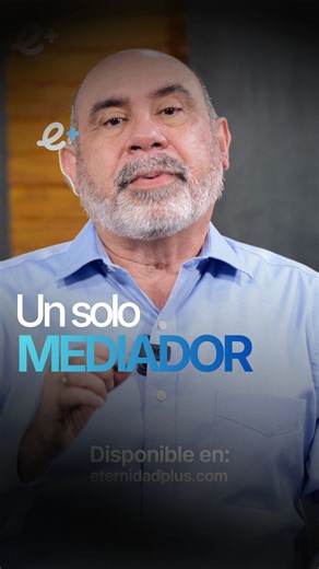 𝐄𝐭𝐞𝐫𝐧𝐢𝐝𝐚𝐝+ on Instagram: "👉 Mira el episodio completo en eternidadplus.com La Escritura es clara: hay un solo Dios y un solo mediador entre Dios y los hombres, Jesucristo. La salvación no se encuentra en sistemas, obras o esfuerzos humanos, sino únicamente en la persona y obra de Cristo. Jesús es verdaderamente Dios y verdaderamente hombre. Se encarnó para vivir la vida de obediencia perfecta que nosotros no podíamos vivir y para morir la muerte que merecíamos por causa de nuestros pec
