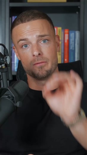 Wir bringen dich von 0 auf 5-stellige Monatsumsätze als Closer - in unter 6 Monaten. Schriftlich garantiert. Oder du bekommst dein Investment zurück. Warum dieses No-Brainer-Angebot? Weil ich in den letzten 6 Jahren über 1.500 High Ticket Closer ausgebildet, trainiert und platziert habe und genau weiß, dass unser Prozess zu 100 % funktioniert. wir haben die krassesten Testimonials: •⁠ ⁠Ben Bienert: „Von 0 auf 100.000 € im ersten Monat“ •⁠ ⁠Nico Bruch: „Von 0 auf 1 Mio. € in 12 Monaten“ •⁠ ⁠Marwi