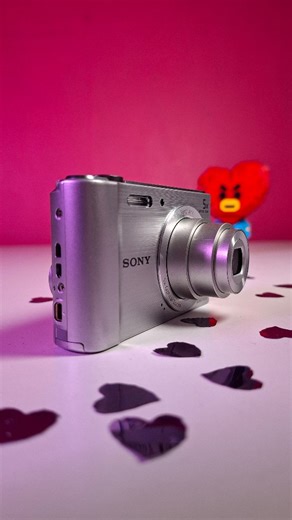 Analovgika l Cámaras y Accesorios on Instagram: "Sony DSC-W800 (NEGRA 2 Y PLATA 2) 🟢 Fotografía sencilla, resultados asombrosos solo con la DSC-W800. En ella encontrarás 20.1 Megapixeles que te ayudaran a que cada imagen sea una obra maestra de detalle y claridad, Zoom óptico 5x, ¿quieres capturar la carita de tu persona? La DSC-W800 será tu alada con su modo detección de rostros🥰👌🏼 automático, estás en una fiesta y hay poca luz, no te preocupes, tiene un modo fiesta integrado con él, tus fo