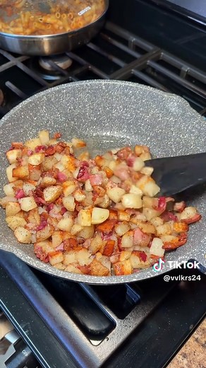 Easy Bacon Potato Breakfast Hash Recipe