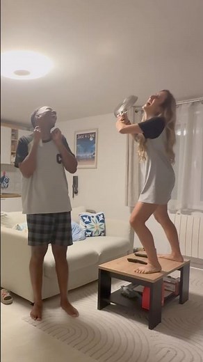 ÉTEINS LES LUMIÈRES ET CACHE-TOI ! #couple #challenge #shorts