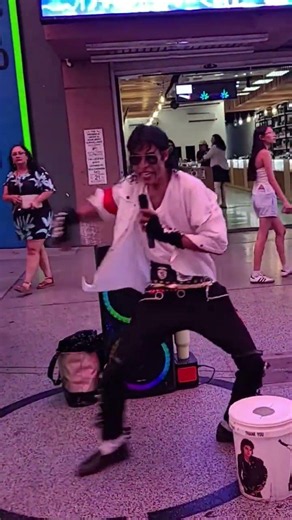WOW Did You SEE Las Vegas Michael Jackson Do THAT? #subscribe #michaeljackson #dance #music #shorts