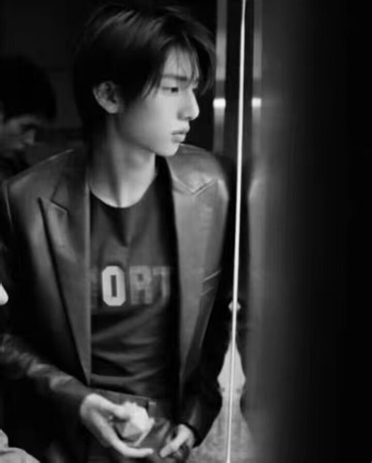 he/him damn dude playlist Arctic Monkeys parfum dior sauvage anak kesayangan mami 🚬