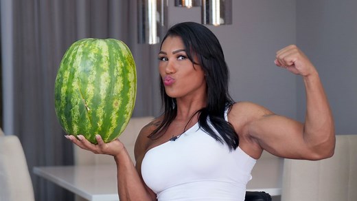 Miami Muscle: This Brazilian weightlifter can crush a watermelon with her quads