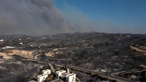 Grèce : des photos aériennes montrent les dommages impressionnants des incendies à Rhodes (photos et vidéo)