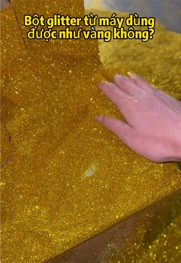 Effective Tips for Handling Glitter Powder in Makeup