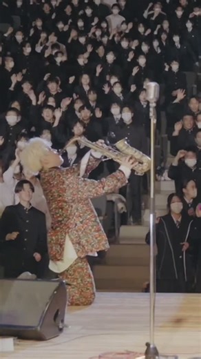 Clarinet & Sax 辻本美博(Yoshihiro Tsujimoto) on Instagram: "これが高校の芸術鑑賞会…！？ 🎶 POLYPLUS - wake me up(Cover of Avicii) @polyplusjp #POLYPLUS #辻本美博 with KO-ney & NOBU Ver. @ko_ney1986 @nobu_miyazaki"