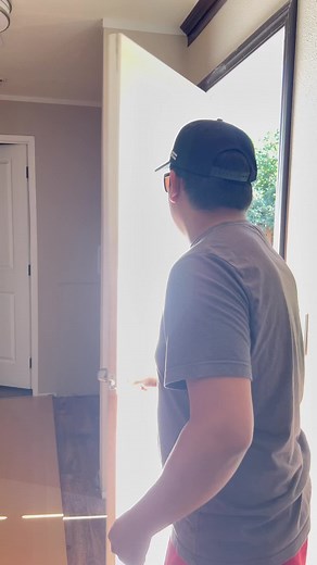 182K views · 9K reactions | How to fix a door that won’t stay open on its own #doors #door #howto #diy #contractor #contractors #construction #tip #tips #hack #hacks #trick #tricks #constructiontips #doityourself #constructionlife #handyman #home #repair #homerepair #project #projects #renovation #remodel #remodels #howtos #install #constructionindustry | Eduardo Lopez | Facebook
