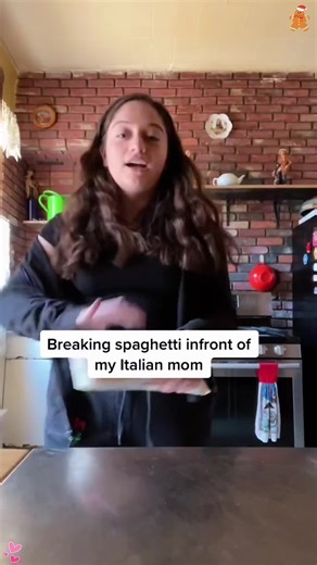 Average Italian family conversation 😂🇮🇹#funny #family #italian #Love #italianmom