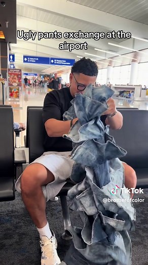 Ugly pants exchange at the airport - funny airport outfit exchange