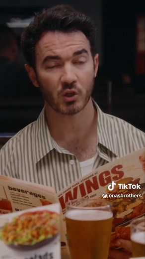 Jonas Brothers Buffalo Wild Wings Ultimate Sampler Skit