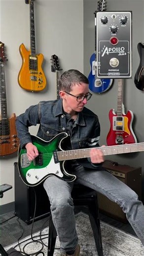 The Spaceman Apollo VIIB overdrive pairs perfectly with this Sidejack Baritone DLX!