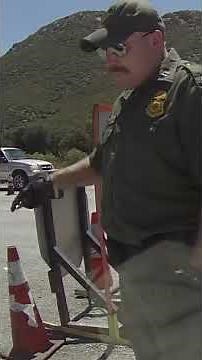 Get out!, Immigration Checkpoint, U.S. Border Patrol Break In, #borderpatol #immigration #lamigra