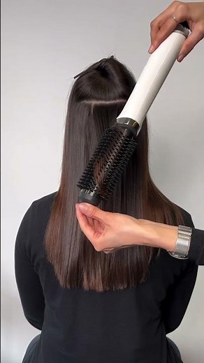 La brosse soufflante 2-en-1 ghd duet blowdry, l’outil idéal pour obtenir un brushing aérien. ✨