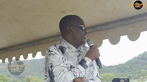 CHIEF MAPANZURE INSTALLED Deputy President of the Chiefs Council of Zimbabwe, Chief Fortune Charumbira, has urged traditional leaders to be well-versed with the country’s Constitution so they can preside over their courts with justice, knowledge and integrity. Speaking in Zvishavane during the inauguration of Collin Chimhofu as Chief Mapanzure, following the passing of his father in 2018, Chief Charumbira emphasised the importance of constitutional literacy in strengthening traditional leadershi