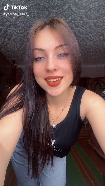 Expressive Movements to Enhance Body Language Skills