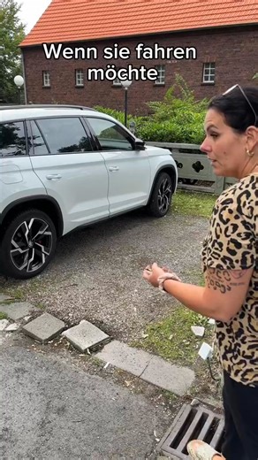 68K views · 1.3K reactions | Wenn die Beifahrer Prinzessin plötzlich fährt #prinzessin #angst #mannvsfrau #autofahren #lustig #lebensmüdemenschen #comedy #sketch | Arvan Family | Facebook