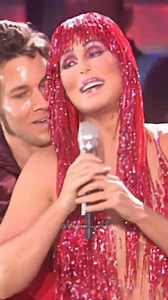 Iconic then, iconic now — Cher takes us home with glam, glitter, and pure diva power on her 2003 Farewell Tour. ❤️👑🌈 #cher #music #70s | The Cher World