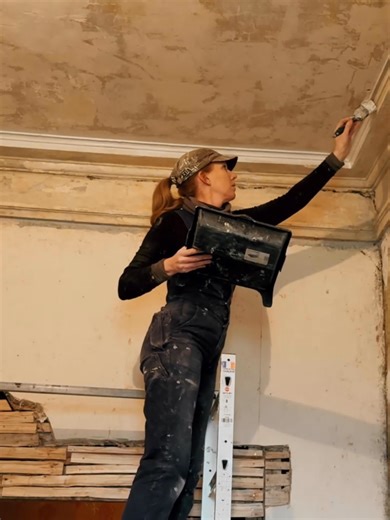 Removing Lead Paint for Safe Château Restoration