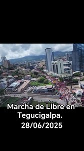 🔴⚫Así transcurre la marcha convocada en Tegucigalpa por el coordinador del Partido Libertad y Refundación (Libre) Manuel Zelaya, para conmemorar 16 años del Golpe de Estado que lo defenestro del poder en 2009. Además la movilización busca demostrar la posición del Partido contra un supuesto fraude del bipartidismo denunciado por líderes de ese instituto político de cara a las elecciones generales de noviembre. #Informativo15 #NoticiasHonduras #Tegucigalpa #Marcha #Libre #ManuelZelaya | Informat
