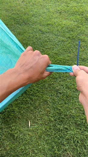 How to tie the ends of a tarpaulin!