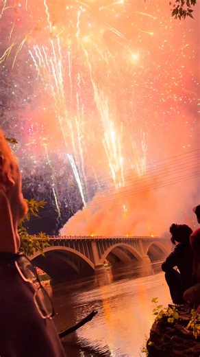Too insane not to share! The Aquatennial Fireworks (aka the Target Fireworks) from tonight in Minneapolis, MN! Truly some of the best fireworks I’ve ever seen. #Minnesota #fireworks | Tanner Charles Chasing
