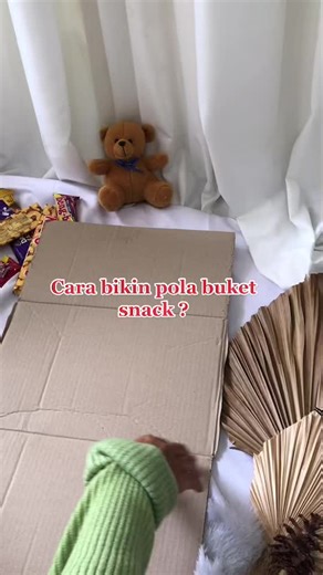 Cara Membuat Buket Snack dengan Kardus Bekas: Tutorial Simpel