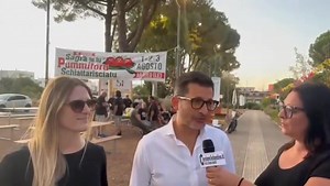 24K views · 154 reactions | Ritorna ad Aradeo, in provincia di Lecce, dopo un anno di stop, la quattordicesima edizione della sagra te lu Pummutoru Schiattariciato. Negli stands presenti, oltre al famoso pomodorino si potranno assaggiare anche altre peculiarità salentine. La sagra si svolgerà presso la villa comunale, 1-2-3 agosto. (Maria Taccogna) | Corriere Salentino | Facebook