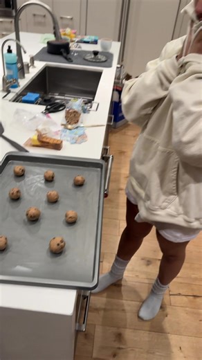 Treat day not cheat day | rihanna reacts to kevin gates