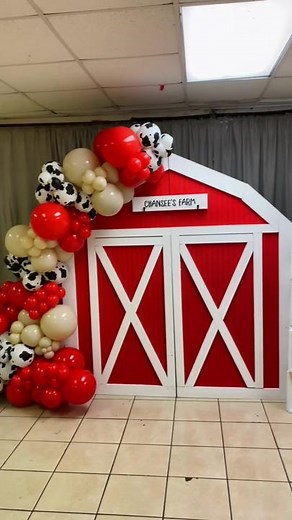 DIY Barn Backdrop with Balloon Decor Ideas
