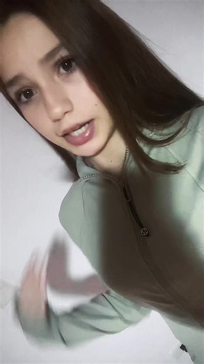 Vídeos de 𝑳𝒊𝒍𝒊! (@lili_topsecret) con «sonido original - Nancy_16🌪️.»