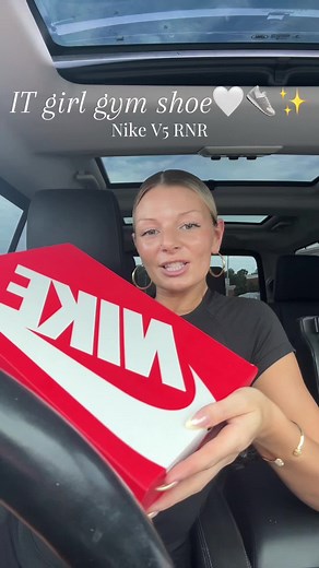 Nike V5 RNR: The Perfect Obsessed IT Girl Gym Shoe
