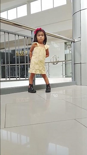 may model na Ang mall na to,😂