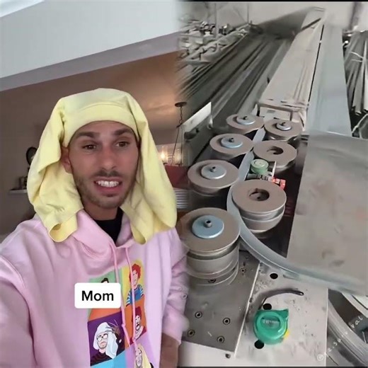 Living with siblings: Riley’s first happy meal #parody #skit #livingwithsiblings #siblings