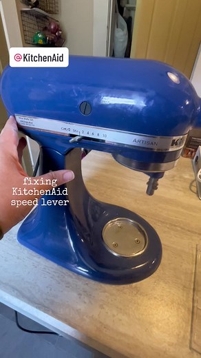 fixing KitchenAid speed lever that won’t stay in “off” position #kitchenaidmixer #solomamafixingstuff