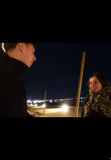 Vidéos de Fleur (@fleurduperray) avec Un Cachito de Luz (Versión Deluxe) - SFDK