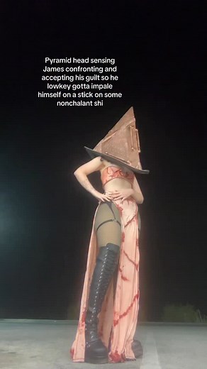 Forgot to show Instagram my finished costume LOL the helmet is from the movies but my fav silent hill is silent hill 2 I just don’t like his helmet design #spongebob #pyramidhead #silenthill #silenthill2 #cosplay #cosplayer #halloweencostume #happyhalloween #goth #gothic #dommymommy #dominatrix #funny #handmade #diy | Vydiamoth