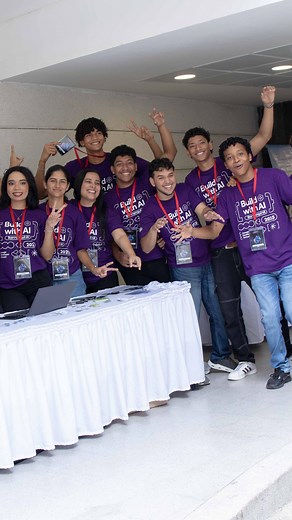 Universidad del Norte on Instagram: "🏁 48 horas sin parar. Una maratón de ideas y códigos. Así comenzó Barranqui-IA 2025, el hackatón de inteligencia artificial del Caribe colombiano. Más de 140 jóvenes corrieron contra el reloj para crear tecnología con impacto real. De esas jornadas intensas nació Alumbra, una plataforma que detecta abuso psicológico en mensajes digitales. Fue la idea ganadora, creada por un equipo multidisciplinario que demostró que en el Caribe también se piensa en futuro.
