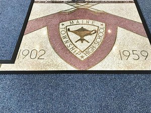 Maine West Class of 1975 Marks The Big 5-0 With Reunion Weekend