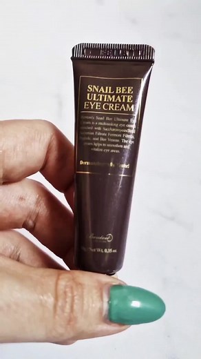 Benton Snail bee ultimate eye cream offers a unique blend of ingredients that target hydration, soothing, and potential anti-aging effects. With its unique blend of snail mucin and bee venom extracts, it promises to deliver a range of benefits to the delicate skin around the eyes. | Skinnora