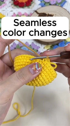 Seamless Crochet Color Change Tutorial | DailyCrochet.com