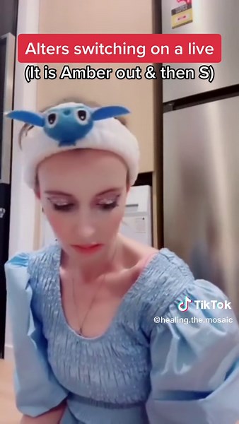 Hopefully this helps people understand more what it is like. If it is a really negative switch S would have been a lot more distressed and ended the live. #dissociativeidentitydisorder #switchingalters #switching #alters #dissociativedisorder #dissociation