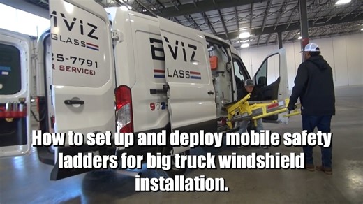 LNC Mobile Glass Ladder