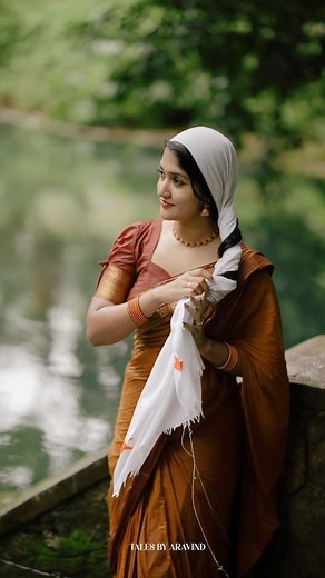 Kalyani Anil | നീരാട്ടിനിറങ്ങും ശിവപൗർണ്ണമിയല്ലേ നീ…✨ Saree @vriksham_saree_ 📸 @talesbyaravind Edits @_kx.do_ | Instagram