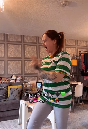 Happy Sunday ✨🖤💚 .. wee oldie DC - ME 💃🏼 #fyp #foryou #scotland #dance