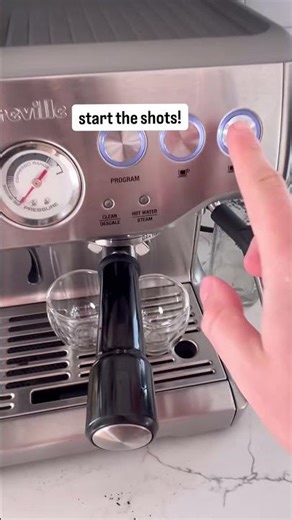 very tricky 1 handed lol #barista #expresso #coffeemaking #viral #indiemusic